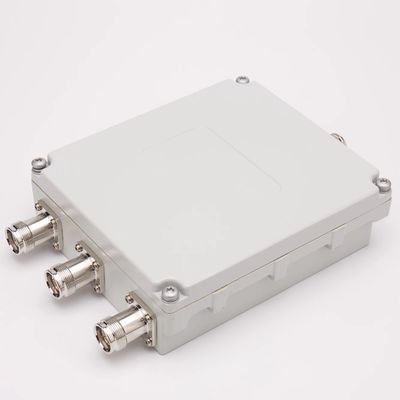 Combinador de RF DIN-F para interiores y exteriores IP65 698-2700MHz 4.3-10-F con tamaño de paquete compacto