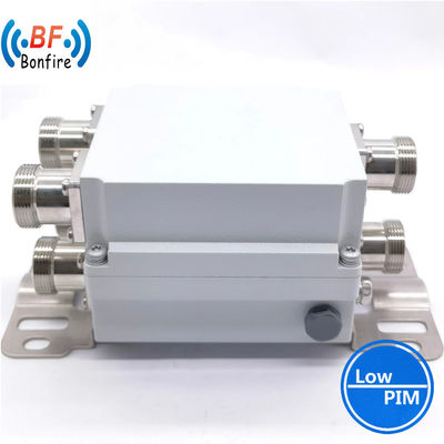 Combinador de doble banda 790-862 880-960MHz para IP65 de interior y exterior 12.00cm * 10.00cm * 6.00cm