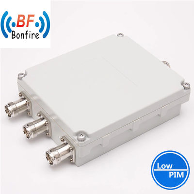 4.3-10 F Interfaz DIN-F RF Triplexer Triple Band Combiner de 380-2700 MHz Gris/rojo/negro