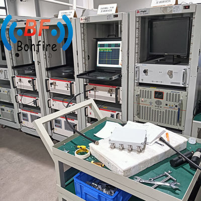 4.3-10f DIN-F 1710-2700MHz 4 puertos de bajo Pim RF Quad-Band Combiner RF Quadplexer 2.630kg