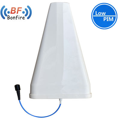 698-2700MHz Antenna inalámbrica exterior de panel direccional 4G LTE polarizado doble