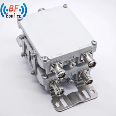 Triplexador 2300-2700MHz RF Combinador de banda triple SMB Interfaz femenina 4.3-10 F / DIN-F / DIN F