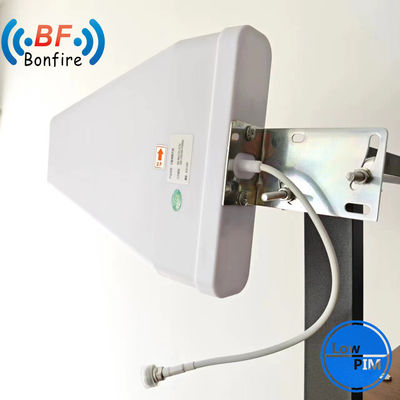 Antenna Omni Indoor de banda ancha 698-4000MHz 3G/4G/GSM/LTE Blanco con N conector femenino