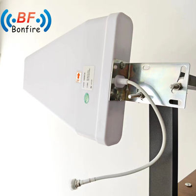 Antenna de hongo compacta para la amplificación de la señal RF de 698-4000 MHz en entornos interiores