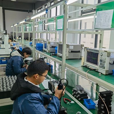4.3-10 F Interfaz 698-4000MHz Divididor de energía para sistemas de telecomunicaciones en edificios