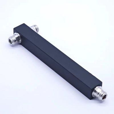 Tamaño del paquete 22.00cm * 7.00cm * 4.00cm Alta potencia N-F IP65 698-3800MHz Divididor de 2 vías