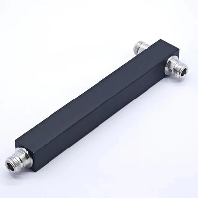 Tamaño del paquete 22.00cm * 7.00cm * 4.00cm Alta potencia N-F IP65 698-3800MHz Divididor de 2 vías