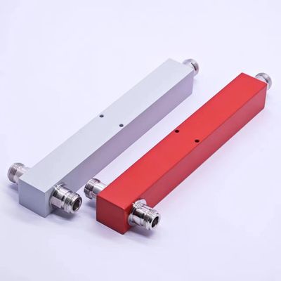 Tamaño del paquete 22.00cm * 7.00cm * 4.00cm Alta potencia N-F IP65 698-3800MHz Divididor de 2 vías