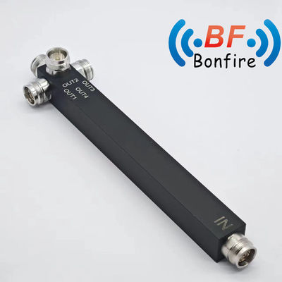 IP65 4 Way Reactive Power Splitter para interiores y exteriores con conector 4.3-10 698-3800MHz