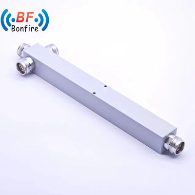 617-4000MHz 3 Way N Femenino IP67 Divididor de energía para el sistema de radio Interfaz N-F