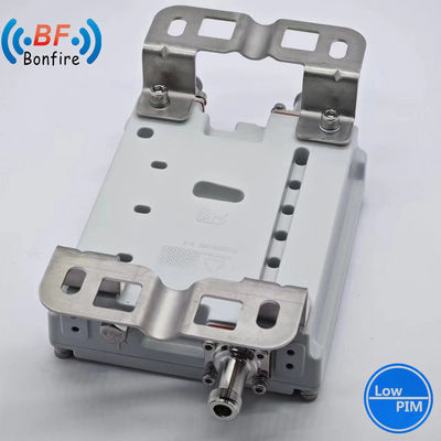IP65 de interior/exterior 2500-2700MHz Triplexador RF Diplexador RF Combinador de banda doble con 4.3-10-F