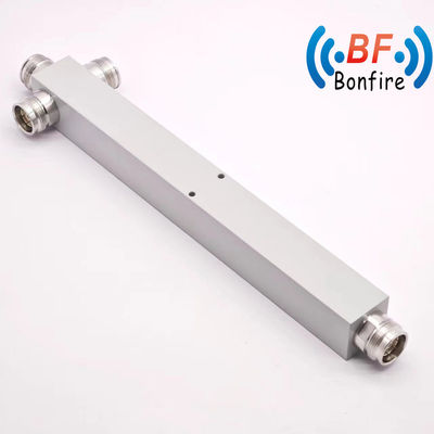 Conector NF de 2 vías negro 2400-6000MHz en diseño personalizado