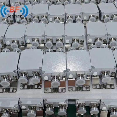 1710-1880 1920-2170 2300-2400 2500-2700MHz Combinador de banda penta RF -155dbc con DIN-F