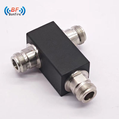 Baja pérdida de inserción baja Vswr 5000-6000MHz 50W 2 Way Power Splitter N Femenino IP60 para Ibs/Das