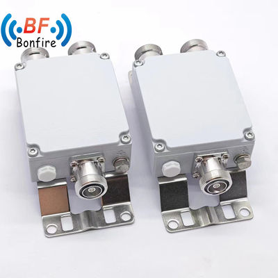 4.3-10f Combinador de RF DIN-F N-F para interiores y exteriores IP65 1920-2170 2300-2400 2500-2700MHz
