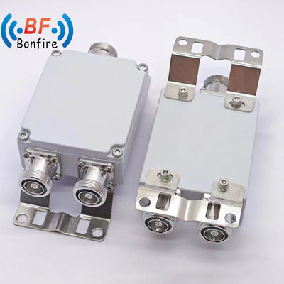 4.3-10f Combinador de RF DIN-F N-F para interiores y exteriores IP65 1920-2170 2300-2400 2500-2700MHz