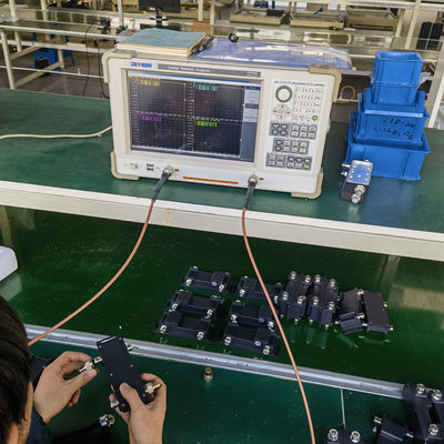 4.3-10-F Combinador híbrido de interfaz 2 en 1 de 698-3800MHz para mejorar la eficiencia