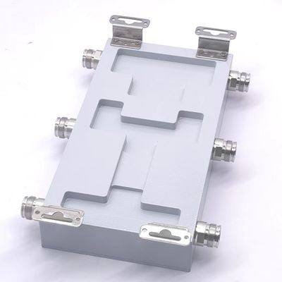 IP65 para interiores y exteriores 3 en 3 para el acoplador híbrido combinado 698-3800MHz 4.3-10-F HCXXXXXXX