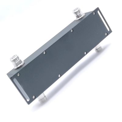 IP65 de tipo híbrido de tipo N para comunicaciones inalámbricas 617-3800MHz