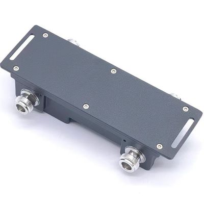 20.00cm * 6.00cm * 3.00cm N-F 698-3800MHz 2 en 2 fuera Combinador híbrido con NF más bajo