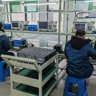 Combinador híbrido de RF 2 en 1 de 617-3800MHz Interfaz DIN-F