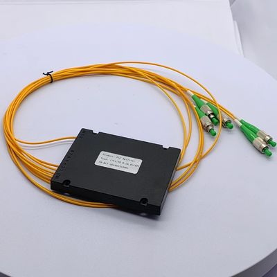 1*4 PLC splitter de modo único 0,500 kg con tamaño de paquete 25,00cm * 20,00cm * 10,00cm