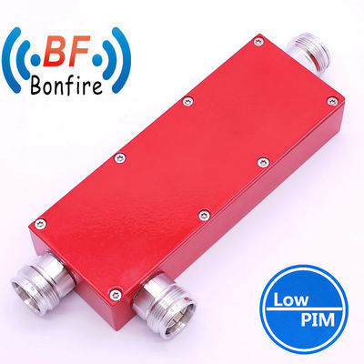 698MHz-3800MHz Rango de frecuencia 300W 0.44dB Acoplador direccional de cavidad de baja pérdida de inserción