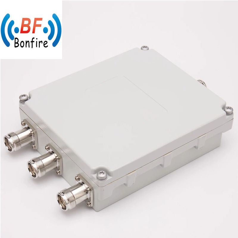 Combinador de PIM bajo de tres bandas 600-2170 2500-2690 3400-4000MHz 4.3-10-F DIN-F para equipos