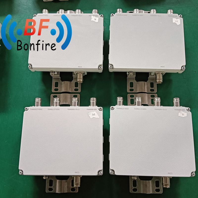 4.3-10f DIN-F 1710-2700MHz 4 puertos de bajo Pim RF Quad-Band Combiner RF Quadplexer 2.630kg