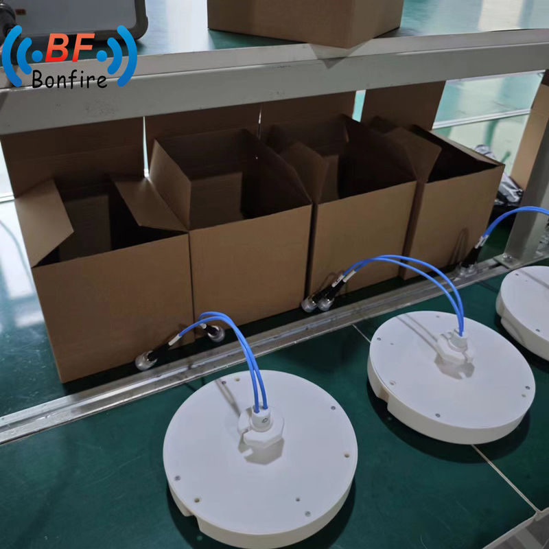 Alta ganancia en interiores 4*4 MIMO RFID Panel de largo alcance Antenna 60° 1710-2700 3300-4000MHz 2km