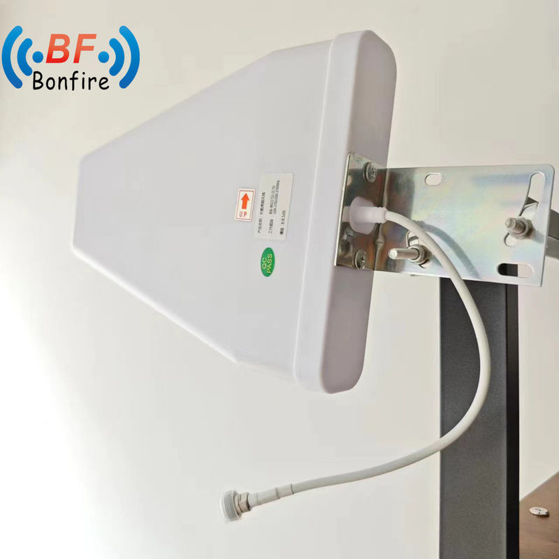 698-4000MHz Antenna de panel de parches de recubrimiento MIMO de doble polarización 2X2 para producción OEM / ODM