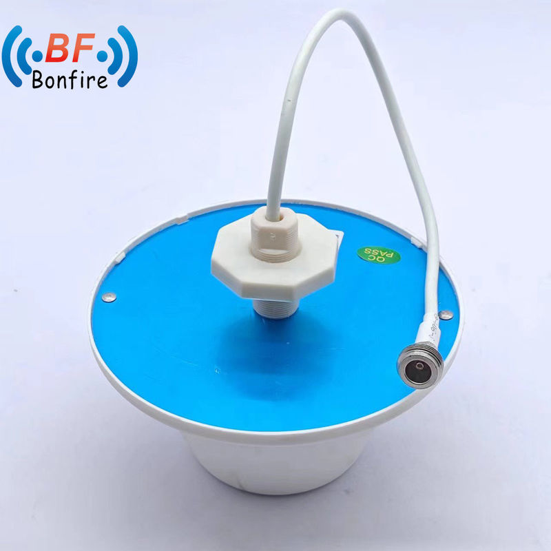 VSWR 1.5 Antenna de panel de parches para amplificador de señal móvil de banda ancha 3300-4000MHz LTE Tipo N