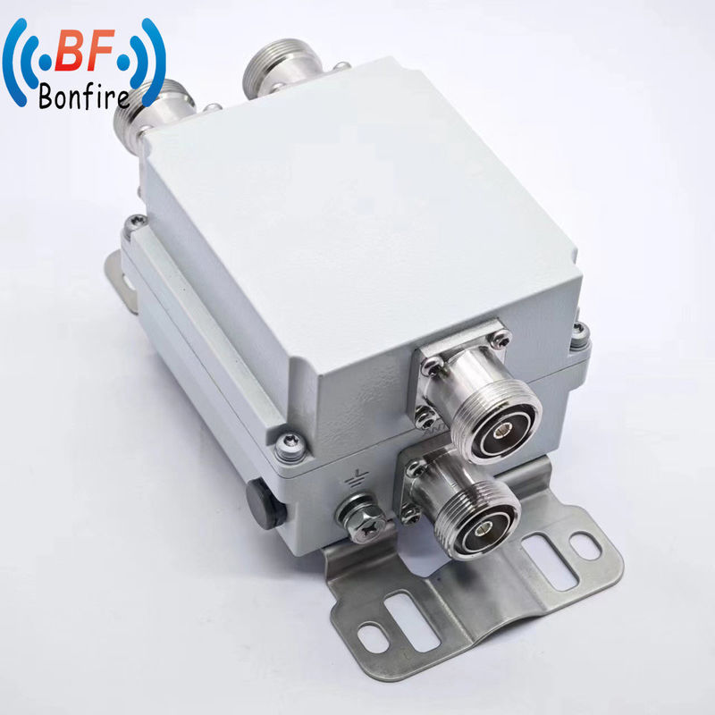 Interfaz IP65 para interiores y exteriores 4.3-10 F / DIN-F / DIN F Combinador de RF Quadplexer 2300-2700MHz