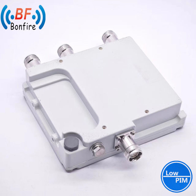 VHF UHF Duplexer 1710-2170MHz 2300-2690MHz Diplexer para el sistema de radio repetidor de dos vías