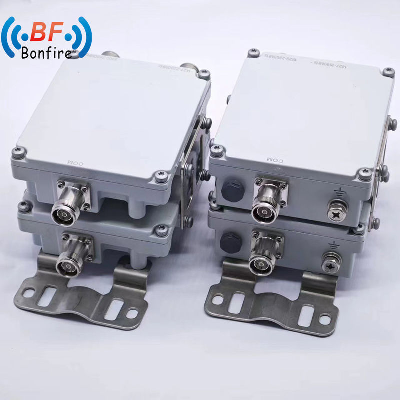 4.3-10 Combinador de cuatro bandas femenino Diplexer 1710-1880 1920-2170 2300-2400 2500-2700MHz