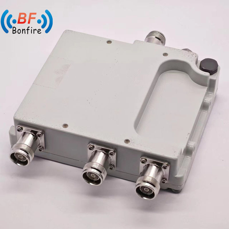 Triplexador gris/rojo/negro 698-960 1710-2170 1920-2710 2300-2400 2500-2700MHz RF Diplexador de doble banda combinador para DAS IBS