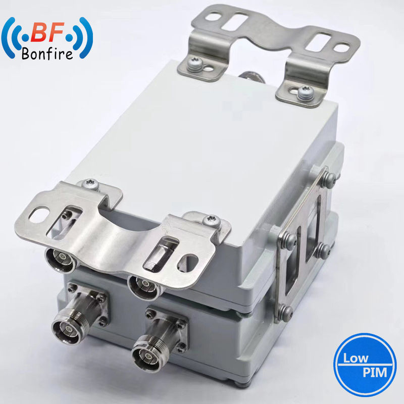 690-862/880-960/1427-3800MHz Combinador de RF -160dbc 200W Triplexer con conector femenino 4310