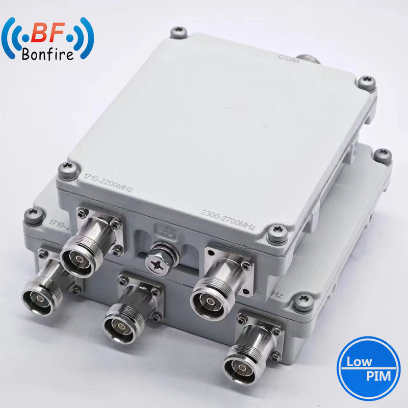 Combinador UHF de 3 vías rojo original 2500-2700MHz Combinador de cuatro bandas Triplexador RF Diplexador
