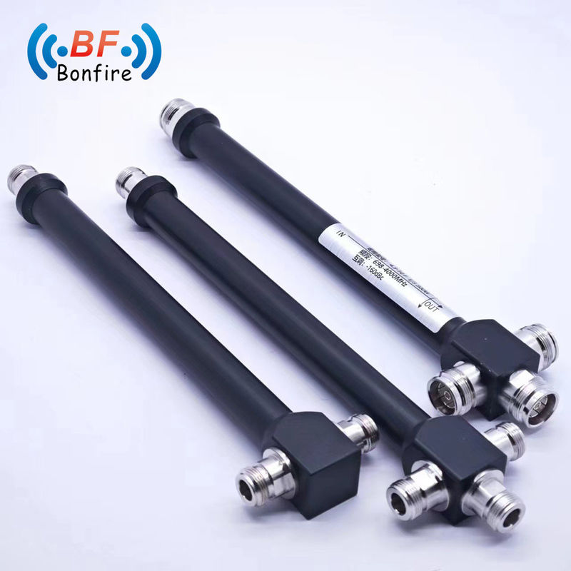 IP65 Divididor de banda múltiple de RF para interiores y exteriores 617-4000MHz Divididor de potencia de dos vías N Femenina Solución Das