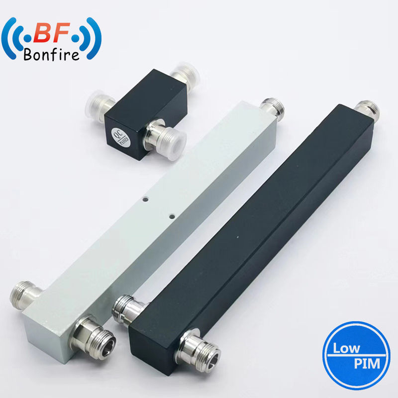 IP65 Interno / Exterior RF 2 Way Power Splitter 50W 350-3800MHz con conector femenino SMA