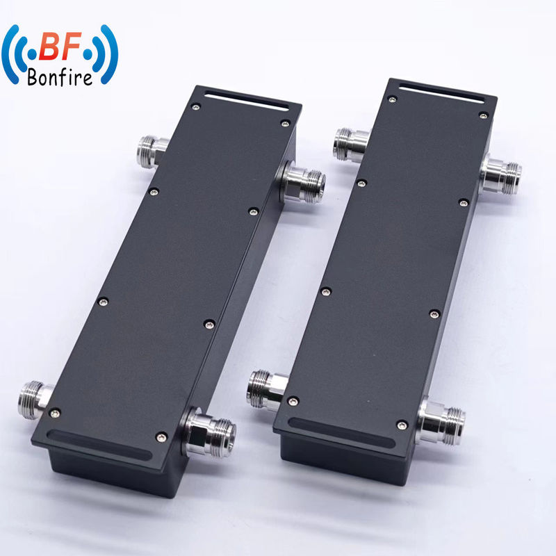 Peso bruto 0,780 kg Combinador híbrido de RF 2X2 pasivo 698-4000MHz gris/rojo/negro