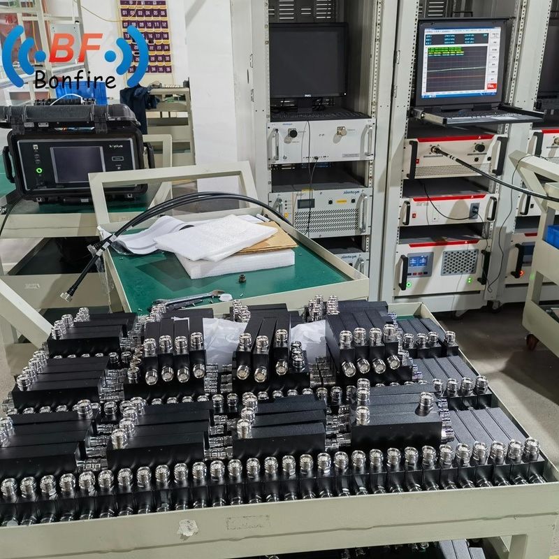 698-4200MHz 5dB 10dB 20dB Low Pim RF Air Das acoplador direccional con interfaz 4.3-10-F